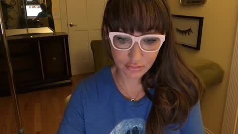 Cach Nelson online show from October 19, 9:36 am