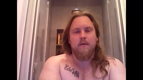 Snapshot of thenewdude1992 chatting on October 16, 6:29 pm thenewdude1992 online show from October 16, 6:29 pm