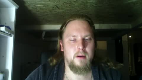 Snapshot of thenewdude1992 chatting on December 4, 10:46 pm thenewdude1992 online show from December 4, 10:46 pm