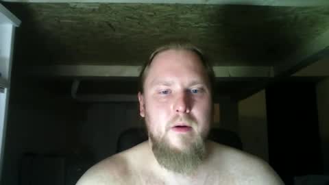 Snapshot of thenewdude1992 chatting on February 14, 6:08 pm thenewdude1992 online show from February 14, 6:08 pm