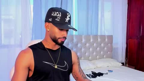 theo_sky1 online show from September 15, 7:37 pm