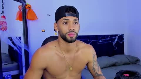 theo_sky1 online show from October 18, 3:38 pm