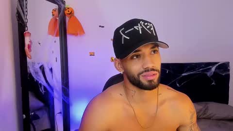 theo_sky1 online show from October 29, 6:09 pm