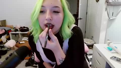 Olivia Nyx online show from January 3, 5:50 am