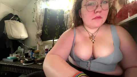 Snapshot of thesashadomme chatting on January 9, 7:29 pm The Sasha Domme online show from January 9, 7:29 pm