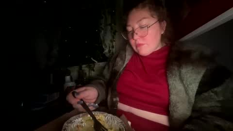 Snapshot of thesashadomme chatting on December 30, 5:04 am The Sasha Domme online show from December 30, 5:04 am