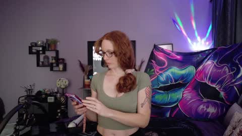 Snapshot of thesexualdragon chatting on February 1, 4:46 am TheSexualDragon online show from February 1, 4:46 am