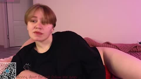 Lucia online show from April 18, 2:19 pm