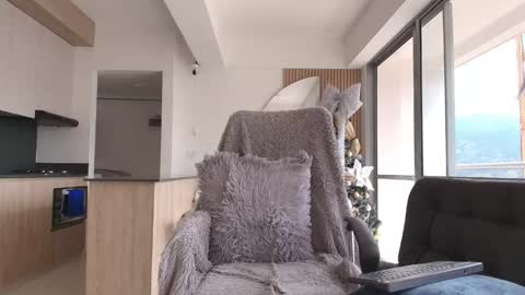 Thesweet khloe online show from January 7, 5:29 pm