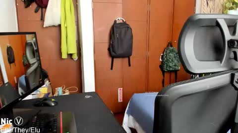 Nicole online show from February 25, 6:44 pm