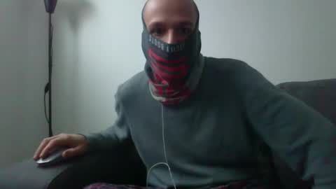 Scarf guy online show from February 4, 9:02 am