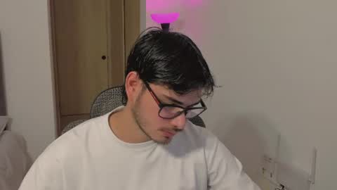 thiaan__ online show from August 8, 1:04 am