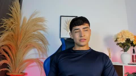 Thiago  online show from April 25, 11:24 pm