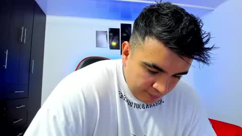 Snapshot of thiago_cp01 chatting on February 26, 6:19 am Thiago online show from February 26, 6:19 am