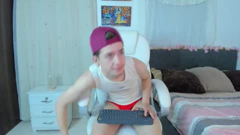 Manuel online show from November 18, 1:08 am