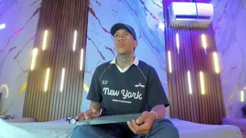 ThiagoBerry online show from January 19, 11:09 am