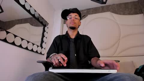 ThiagoFerreti online show from October 2, 4:11 am