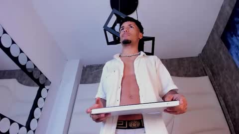 ThiagoFerreti online show from November 10, 8:11 pm