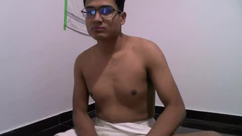 thiagovega_ online show from May 17, 6:11 am