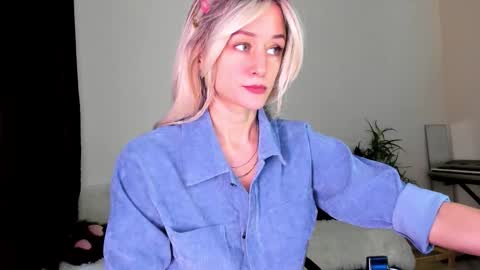 thief_of_hearts_ online show from December 15, 7:37 am