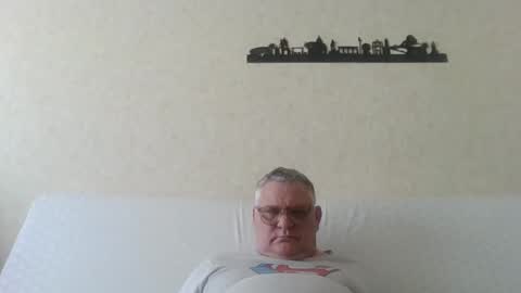 Thierrysymp online show from April 19, 1:23 pm