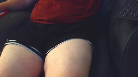 Snapshot of thighguy30 chatting on October 26, 1:17 am Demonhuntr online show from October 26, 1:17 am