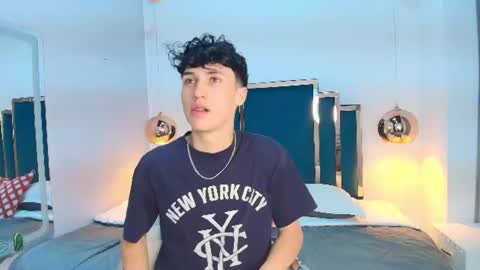 thom_amees online show from August 5, 12:24 pm
