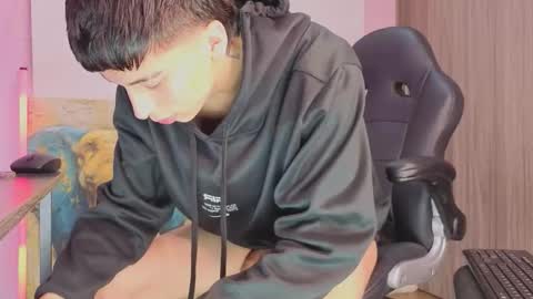 thomas  brandd1 online show from December 16, 7:48 am