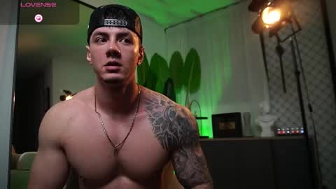 Thomas Falcon online show from February 28, 12:58 am