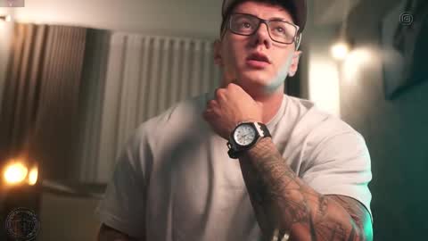 Thomas Falcon online show from September 10, 2:56 am