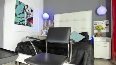 Snapshot of thomas_may4rs chatting on March 8, 4:01 am ---Thomas--- online show from March 8, 4:01 am