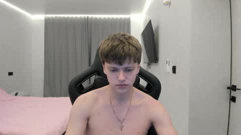 Tomas online show from April 11, 7:07 pm