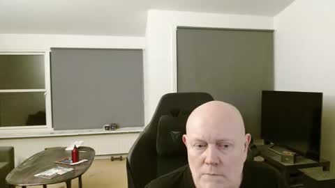 thomash32 online show from October 30, 10:43 pm