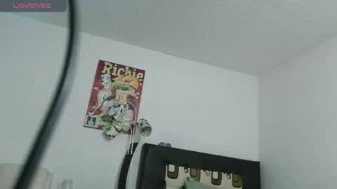 thomasjons online show from June 8, 1:39 am