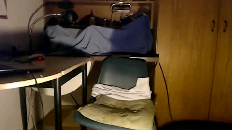 Thomas online show from May 2, 2:39 am