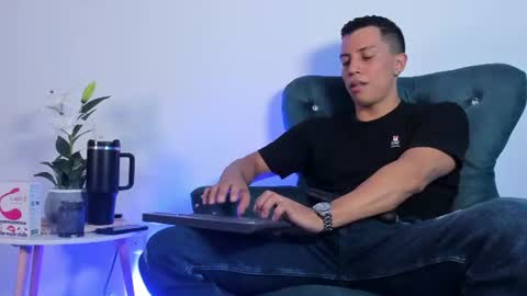 Thoms Every online show from June 11, 9:46 pm