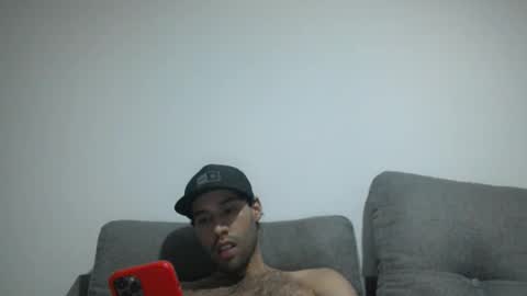 Snapshot of throwawayyourgun chatting on January 25, 9:14 pm Luka online show from January 25, 9:14 pm