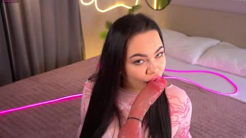 Brittney online show from September 14, 9:33 am