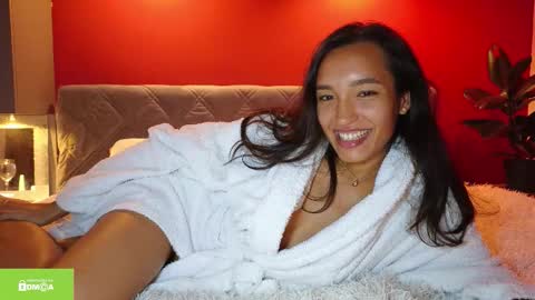 Snapshot of tia_j chatting on October 18, 7:18 pm tia_j online show from October 18, 7:18 pm