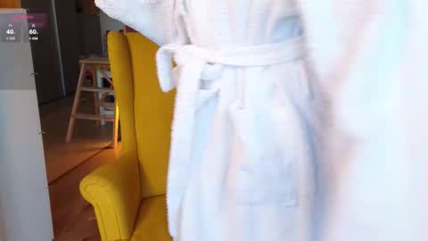 tia_j online show from March 12, 4:11 pm