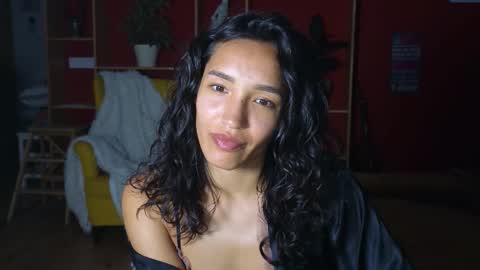 Snapshot of tia_j chatting on October 28, 7:04 pm tia_j online show from October 28, 7:04 pm