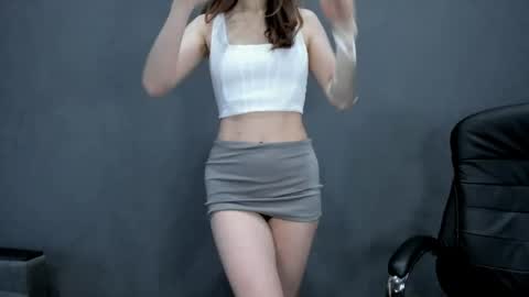 tibetian_fox_matilda online show from May 22, 12:01 pm