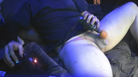 ticklemypickle67 online show from May 14, 2:43 am
