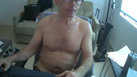 JustMe online show from March 5, 10:21 pm