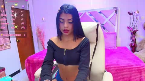 Snapshot of tifanny__thomson chatting on January 20, 8:29 pm Tiff online show from January 20, 8:29 pm