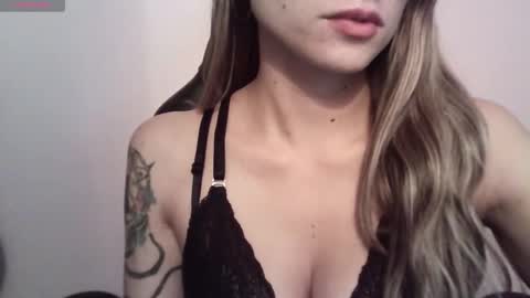 Snapshot of tifanny_a chatting on October 27, 9:15 pm Tifanny online show from October 27, 9:15 pm