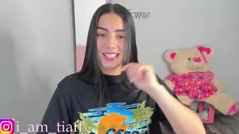 Snapshot of tifany_tay2 chatting on October 14, 6:16 am hey am julietha online show from October 14, 6:16 am