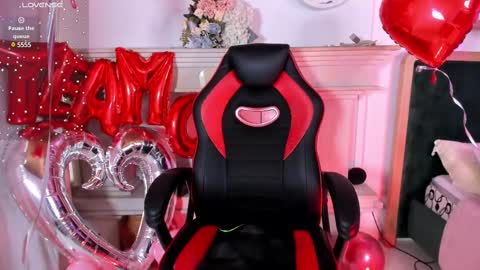 Tiffany Becker online show from February 17, 8:06 pm