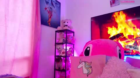 Tiffany Bela online show from February 26, 7:39 pm