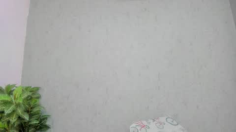 tiffany_mendez online show from November 24, 12:04 pm